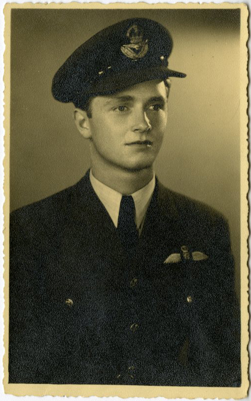 Portrait of Leroy Sullivan taken in 1940 or 41. Photo courtesy of Special Collections & University Archives, UTC Library, The University of Tennessee at Chattanooga.
