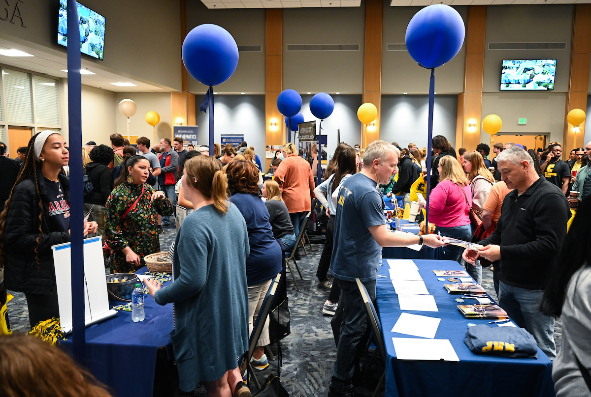 Spring into UTC: Prospective students visit campus for spring Blue